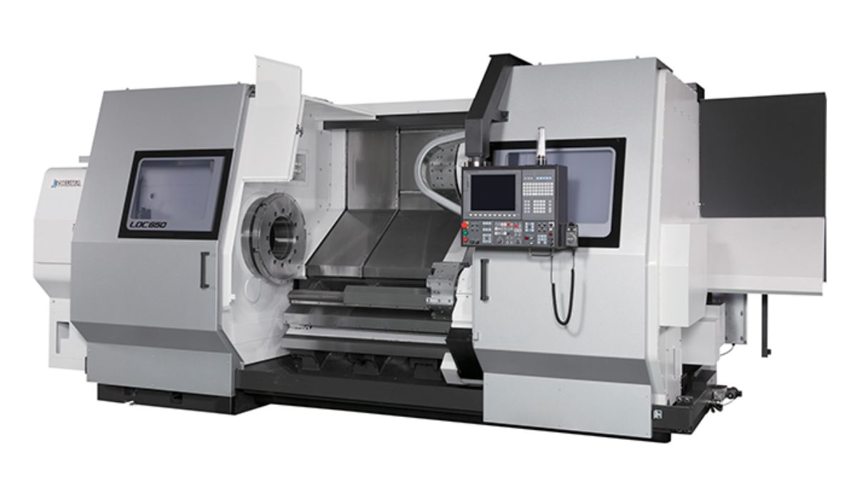 "Máy tiện CNC công nghiệp hiện đại với hệ thống điều khiển lập trình tự động, độ chính xác cao trong gia công kim loại."