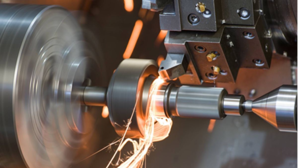 "Tiện CNC kim loại chính xác cao – gia công cơ khí hiện đại với máy tiện CNC tự động"