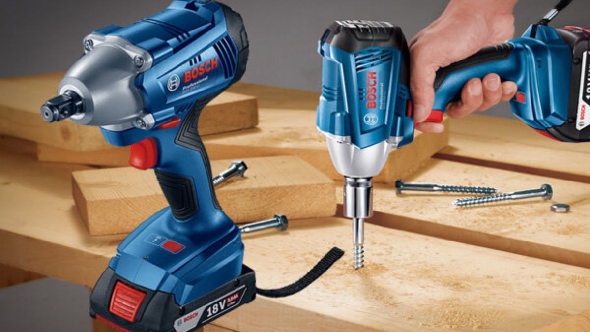 "Máy siết bu lông Bosch Professional 18V dùng pin lithium-ion mạnh mẽ, tiện lợi cho thợ cơ khí và xây dựng, hiệu quả trong việc siết bu lông trên gỗ và kim loại"