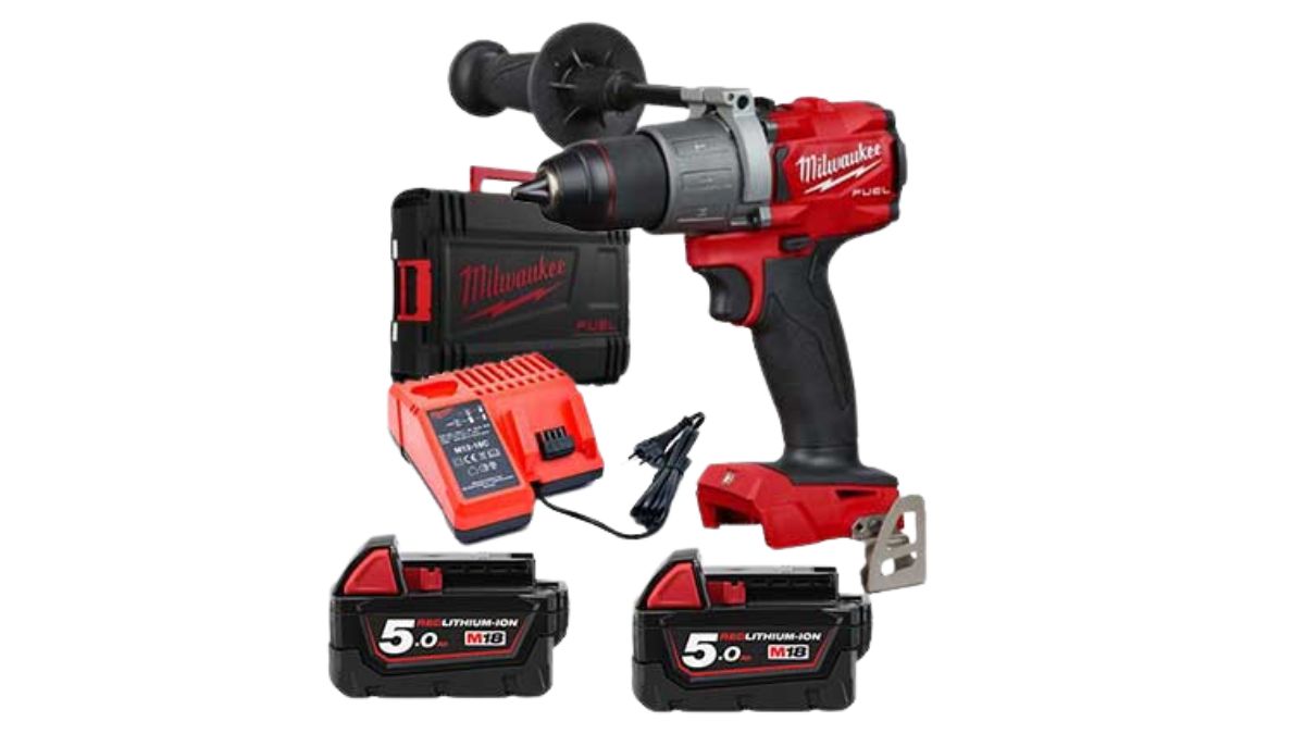 "Máy khoan pin Milwaukee M18 Fuel chính hãng, đi kèm 2 pin 5.0Ah, sạc nhanh và hộp đựng, công suất mạnh mẽ, bền bỉ cho thợ chuyên nghiệp."