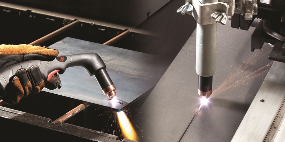 Cắt plasma CNC và cắt plasma cầm tay trên kim loại tấm, cho đường cắt mịn và chính xác.