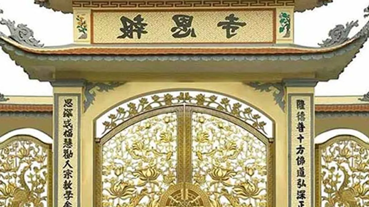 Mẫu cổng chùa sắt mỹ thuật CNC hoa văn sen vàng đồng sang trọng