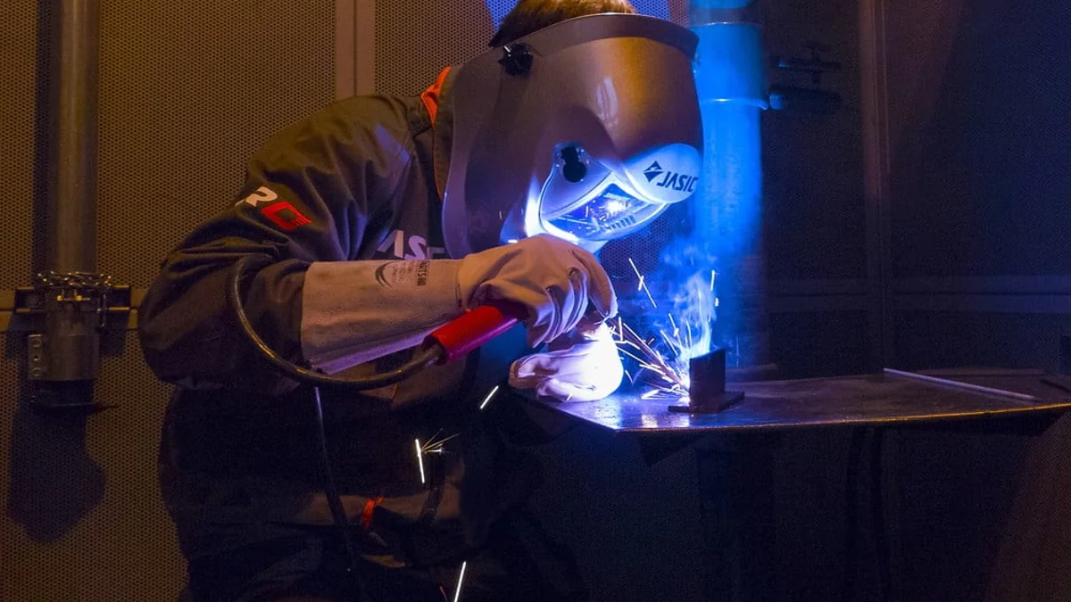 "Gia công hàn kim loại – Welding kết nối chi tiết cơ khí bằng hồ quang, khí và TIG"