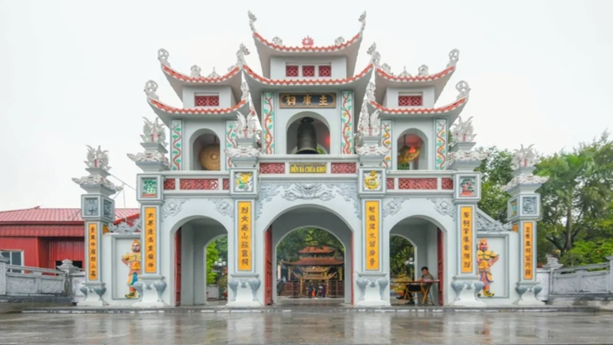 Mẫu Cổng Chùa Kiểu Vòm Cuốn Bằng Bê Tông Chạm khắc Tinh Tế