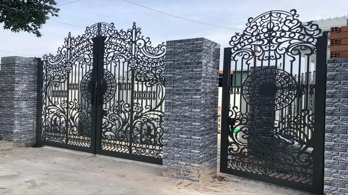 Cổng vòm cong La Mã 4 cánh tinh xảo – thiết kế cổ điển châu Âu sang trọng 2025