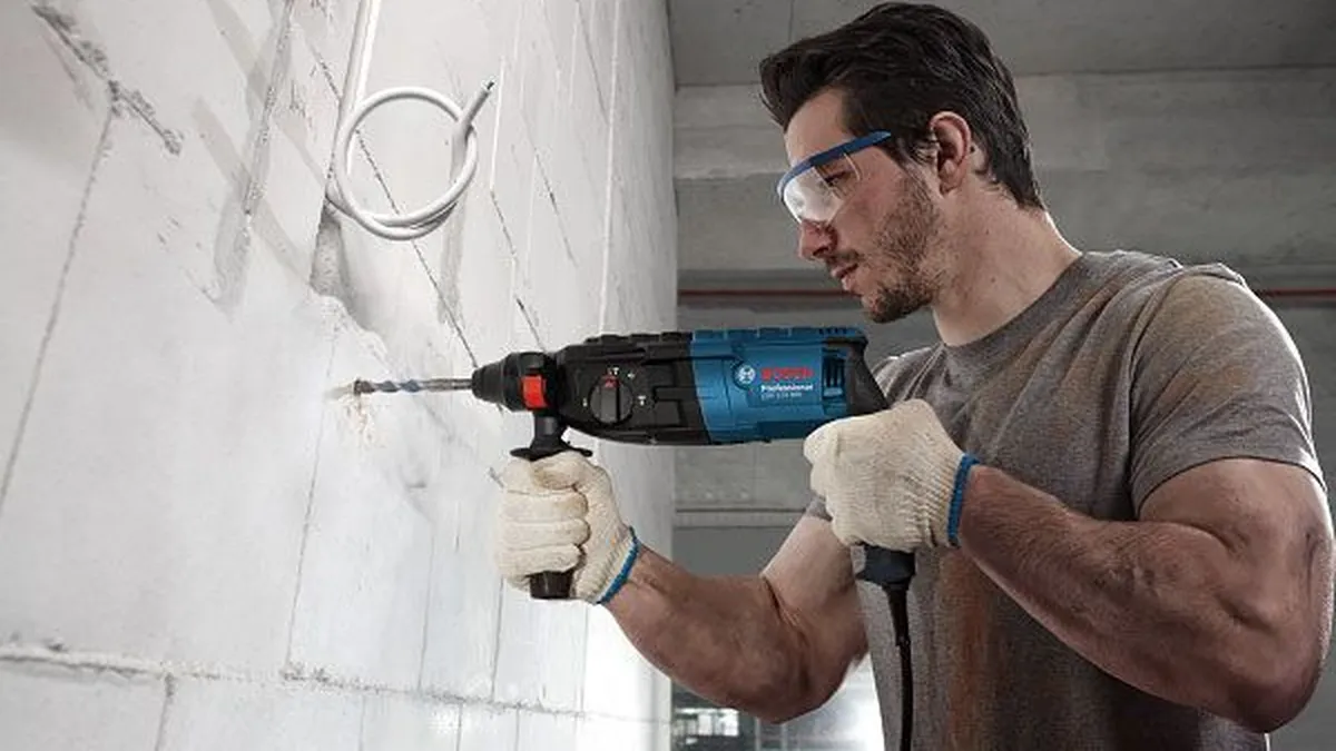 Máy khoan búa Bosch Professional khoan tường gạch bê tông